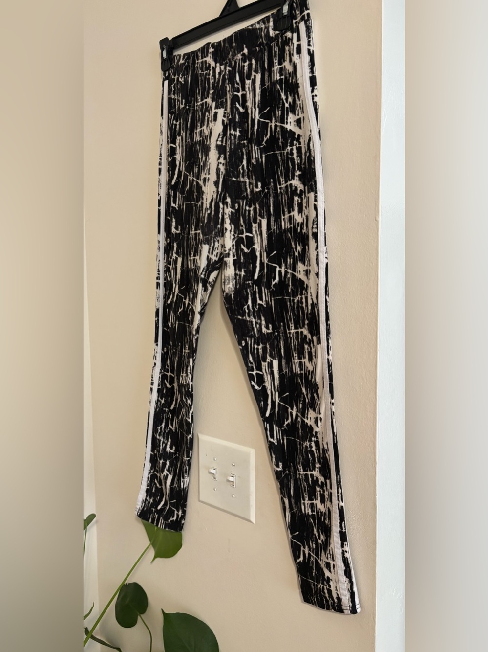 Black & White Abstract Print Track legging/Stretchy